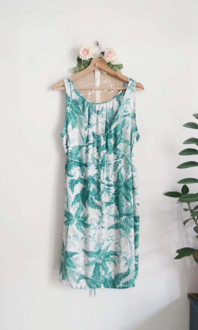 Vestido nuevo ligero holgado 100% viscosa con estampado de hojas tropicales H&M Mama Taill – photo 10